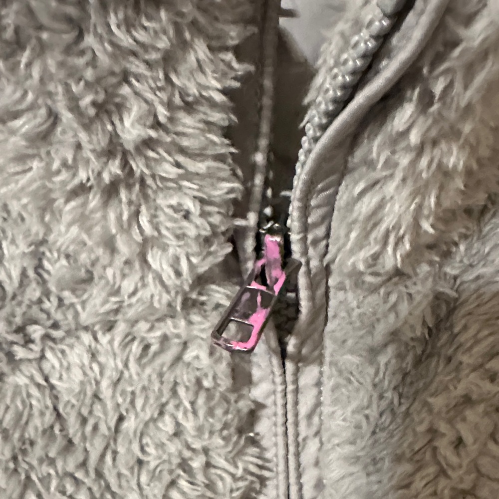 Patagonia Womens Fuzzy Gray Vest - Picture 3 of 4